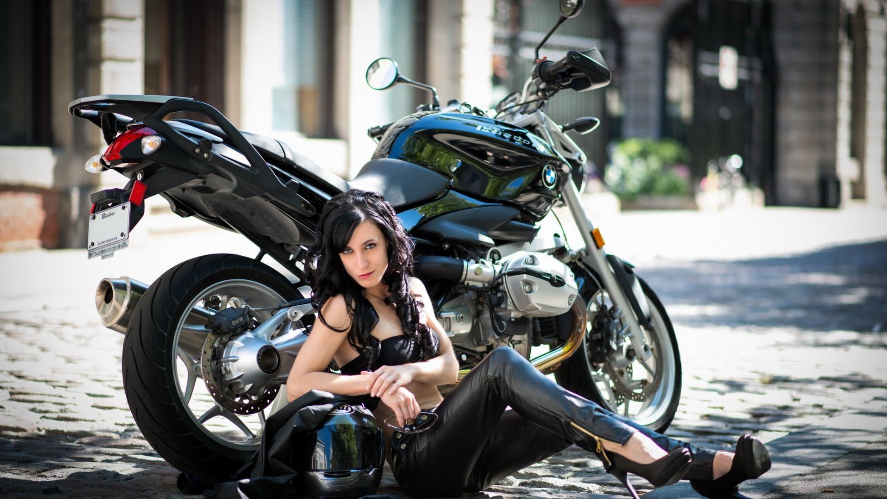 European women on bikes in Tifariti