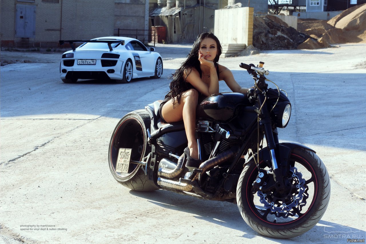 Sexy model Brunettes on a motorcycle in Tifariti