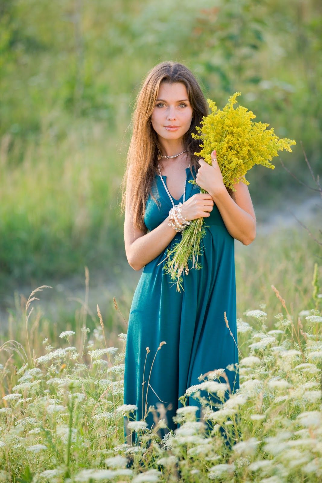 Slavic women in Tifariti