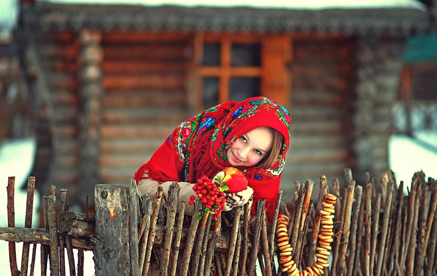 Sexy girl Women in Slavic costumes in Tifariti