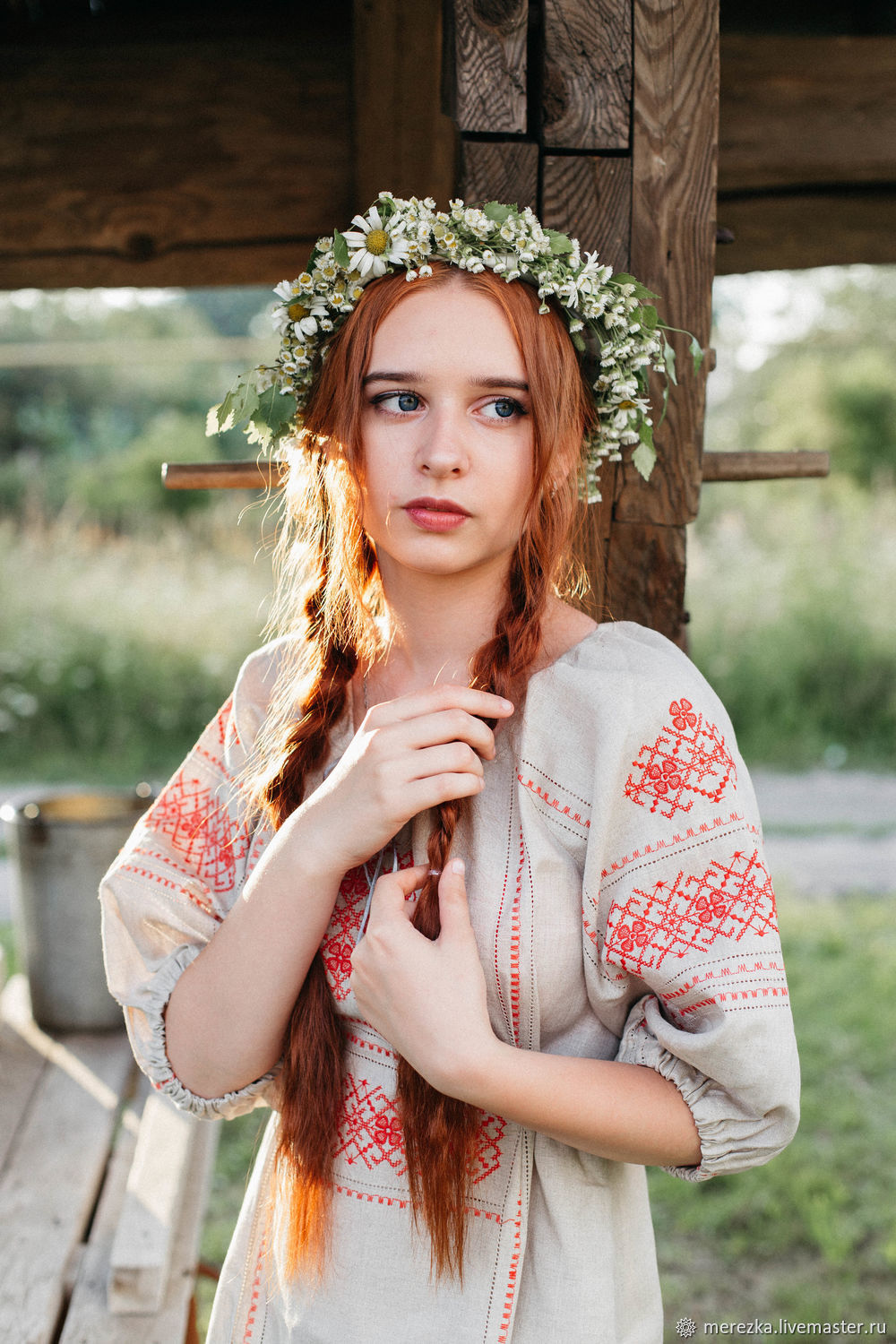 Girls in Slavic costumes in Tifariti